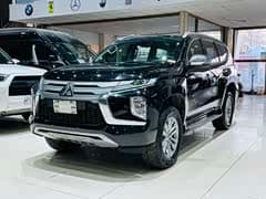 帕杰罗·劲畅进口 2020款 3.0L 豪华版
