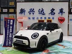 MINI 2022款 1.5T COOPER 艺术家
